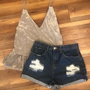 ✨5/$25✨ Distressed Forever 21 Denim Shorts Sz 28